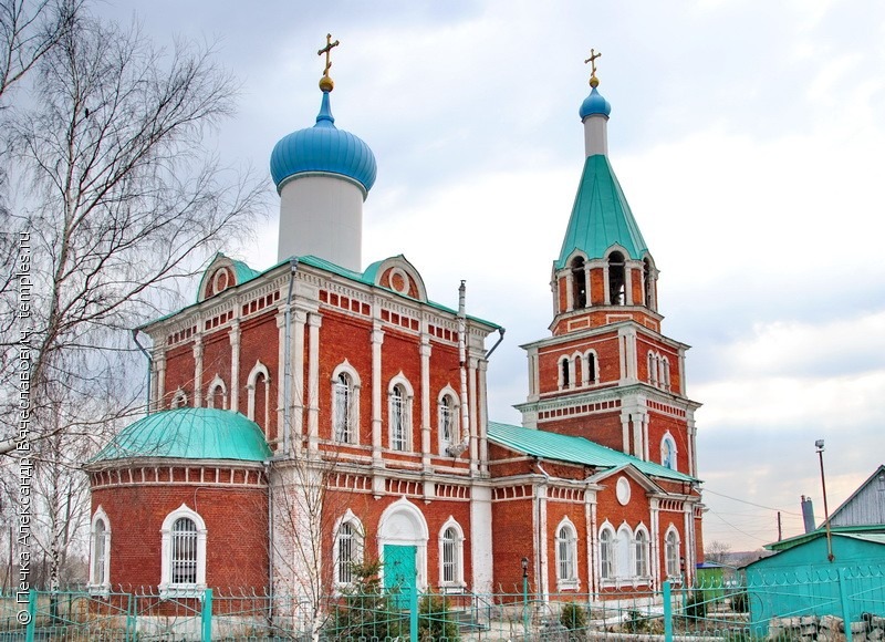 Свято-Никольский храм и часовня во имя Всех Святых в селе Хотушь.