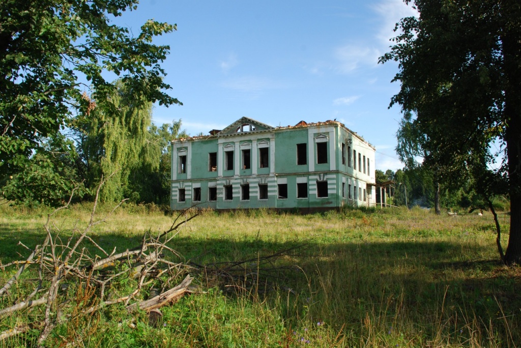 УСАДЬБА НОВОСИЛЬЦЕВЫХ В П. ЕСУКОВСКИЙ ЯСНОГОРСКОГО РАЙОНА.