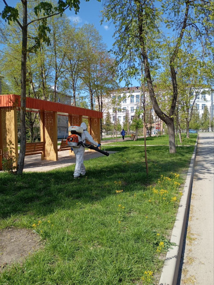 В Ясногорске провели обработку от клещей. В Ясногорске провели обработку от клещей.